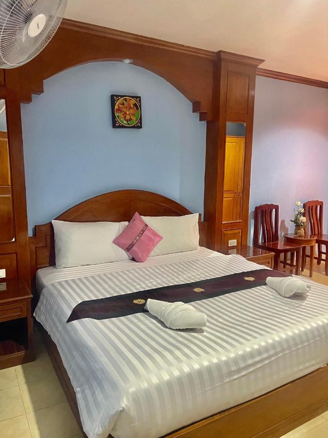 Innarm House Patong Экстерьер фото