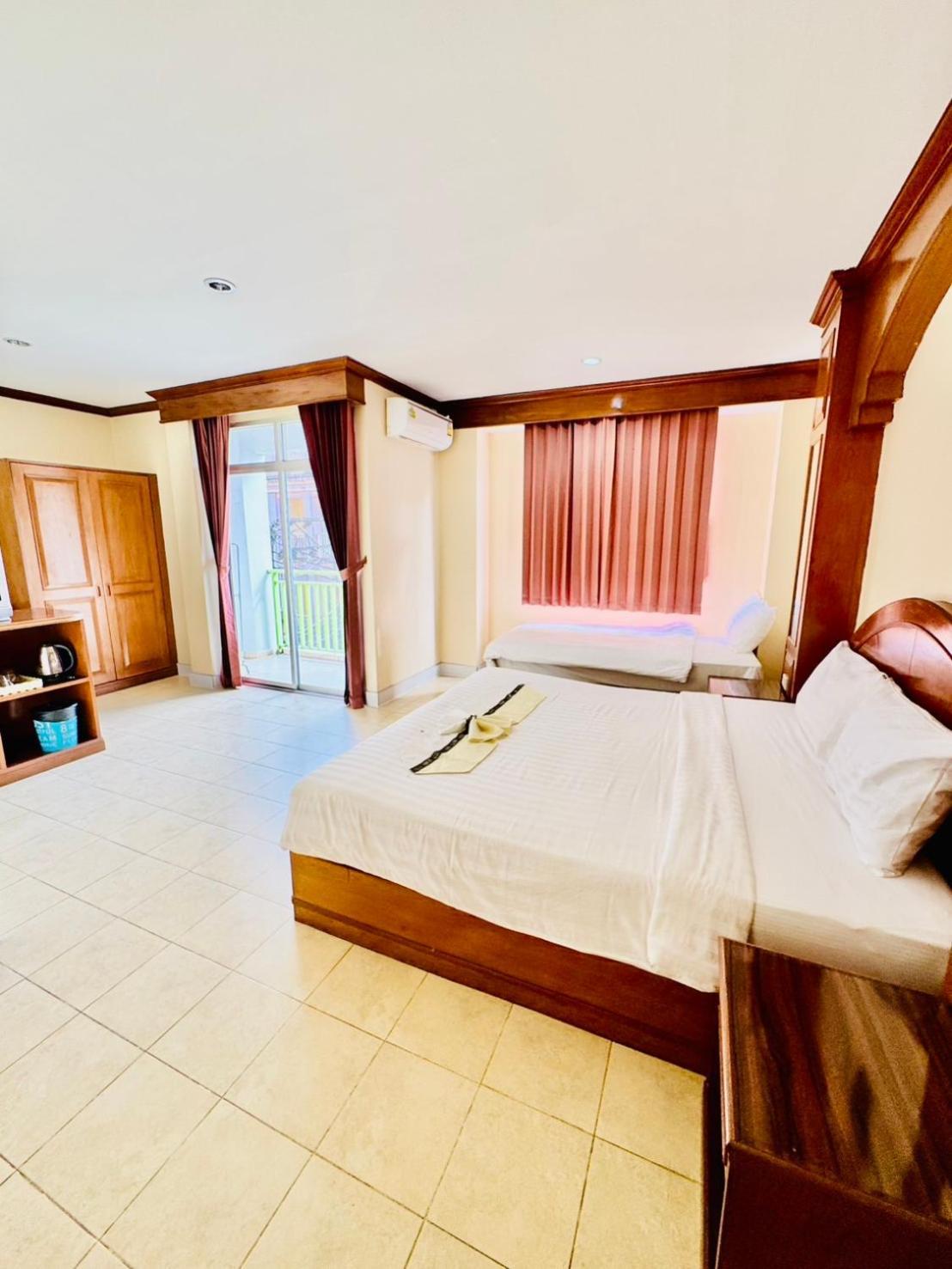 Innarm House Patong Экстерьер фото