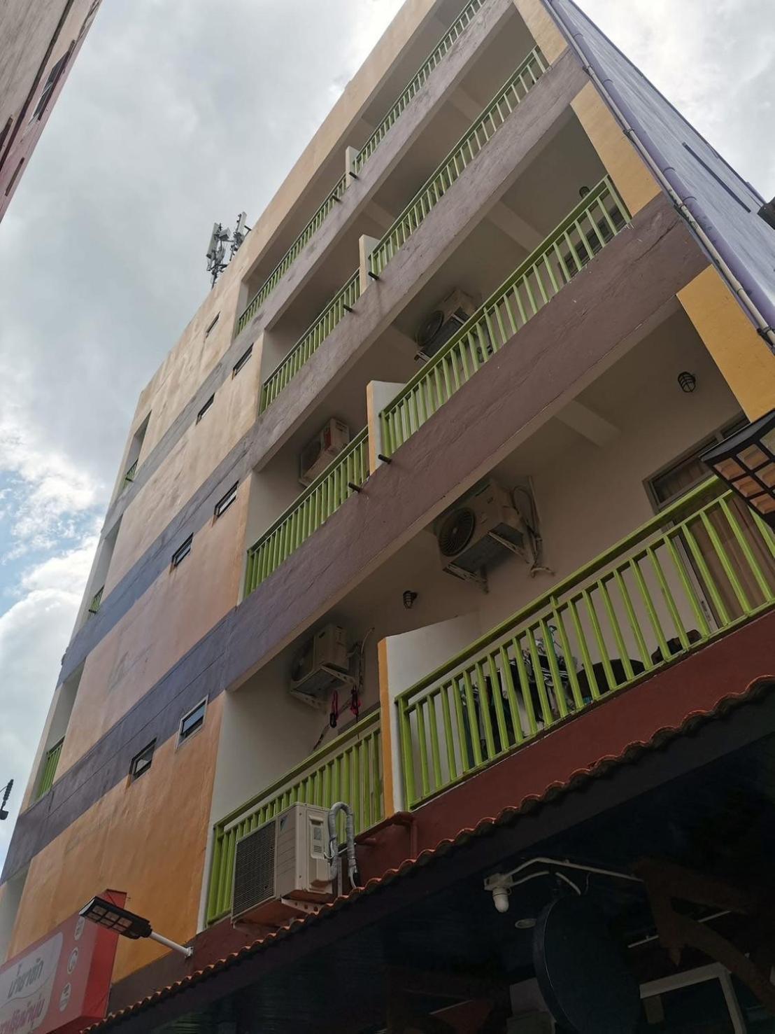 Innarm House Patong Экстерьер фото